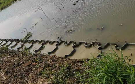 cases of vinyl sheet pile